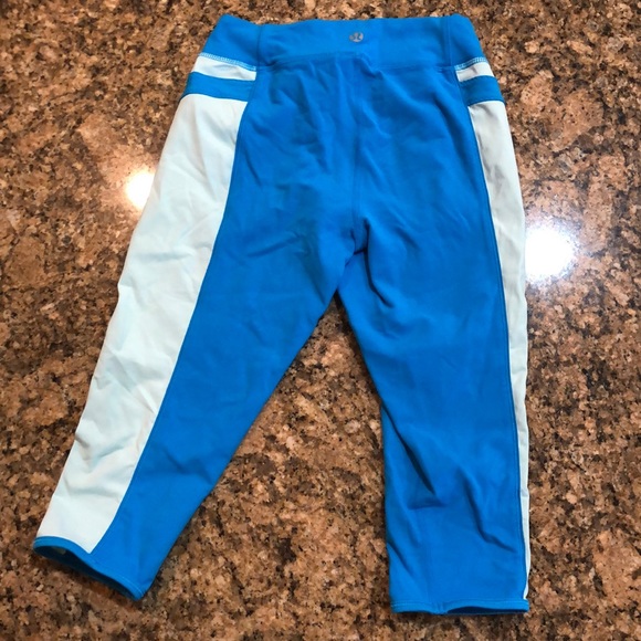 Lululemon heat it up crop size 4 - Picture 2 of 8
